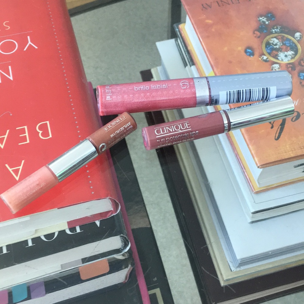 3 lipglosses